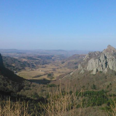 Lilas, Gite Saint Antoine, Orcival, Entre Sancy Et Volcans. Exterior photo